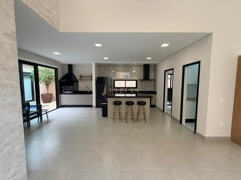 Casa à venda em Sorocaba, Condomínio Chácara Ondina, com 3 suítes, com 200 m²