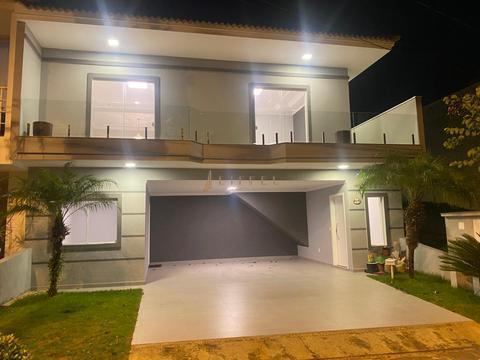 Casa à venda em Sorocaba, Condomínio Villa dos Inglezes, com 3 suítes, com 225 m²