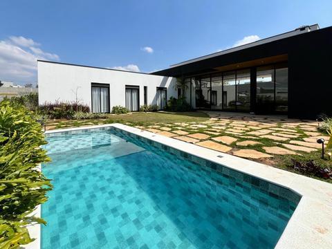 Casa à venda em Araçoiaba da Serra, Condomínio Village Ipanema, com 3 suítes, com 233 m²