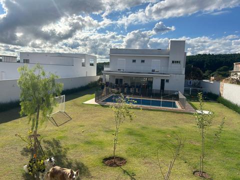 Sobrado à venda e para alugar em Sorocaba, Condomínio Terras de São Lucas, com 3 suítes, com 371 m²