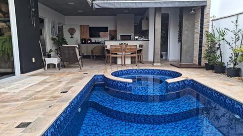 Casa à venda em Sorocaba, Condomínio Residencial Mont Blanc, com 5 suítes, com 340 m²