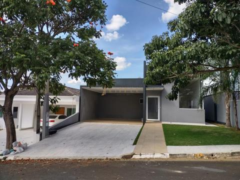 Casa à venda e para alugar em Sorocaba, Condomínio Vila Verona, com 3 suítes, com 160 m²