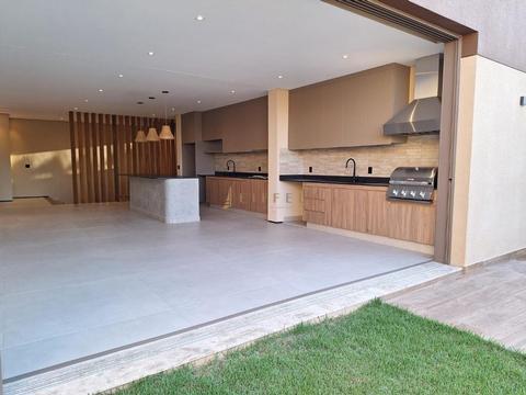 Casa à venda em Votorantim, Alphaville Nova Esplanada, com 4 suítes, com 379 m²